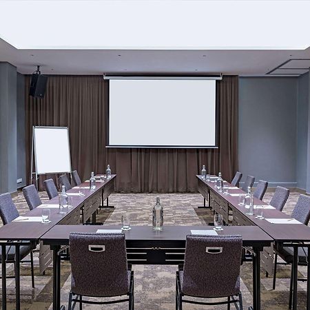 Mercure Living Putrajaya Ngoại thất bức ảnh A meeting room