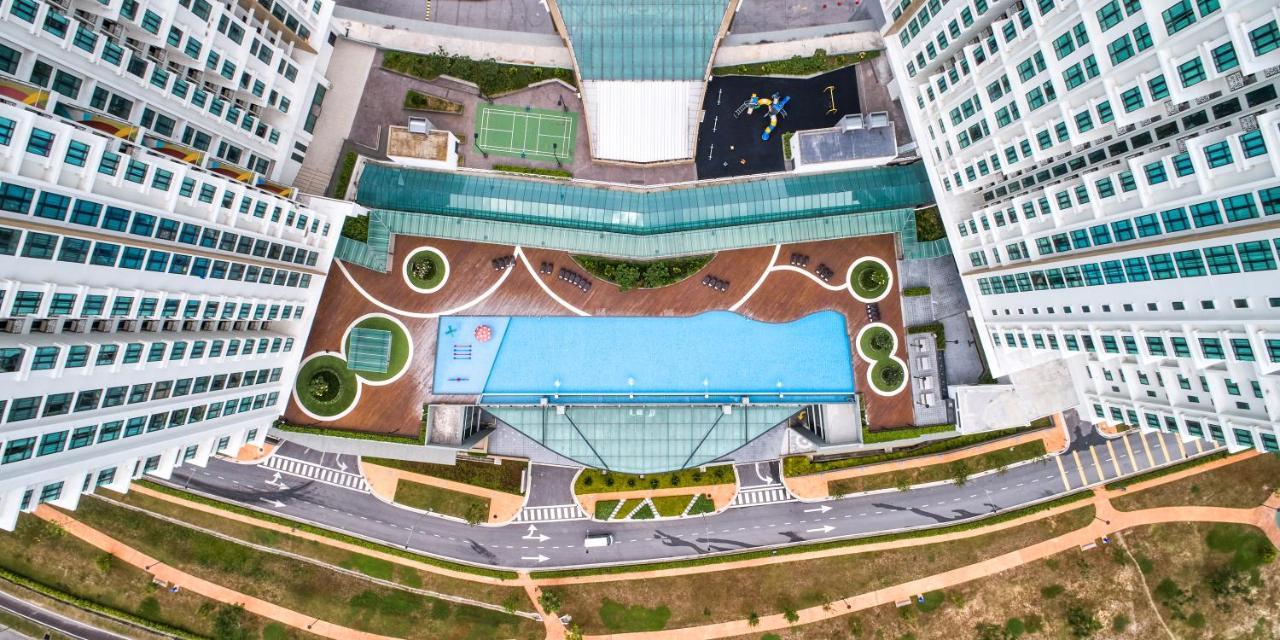 Mercure Living Putrajaya Ngoại thất bức ảnh Aerial view of the pool