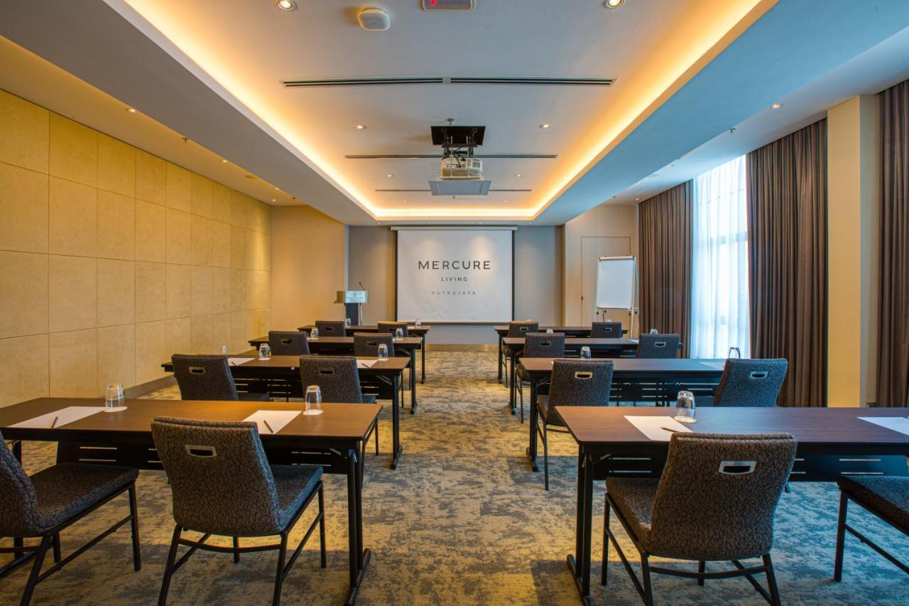 Mercure Living Putrajaya Ngoại thất bức ảnh Meeting room at Mercure Singapore