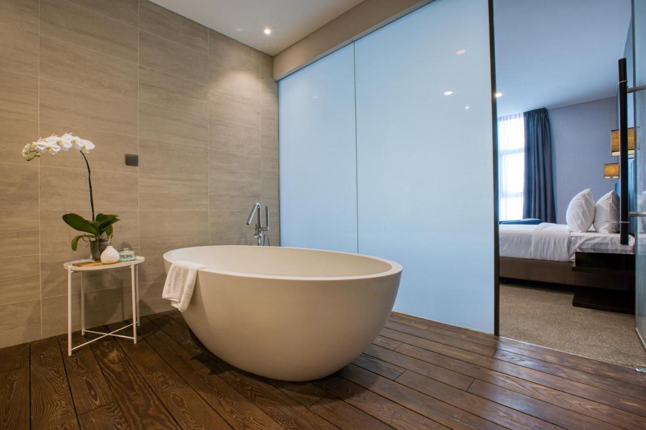 Mercure Living Putrajaya Ngoại thất bức ảnh Bathroom