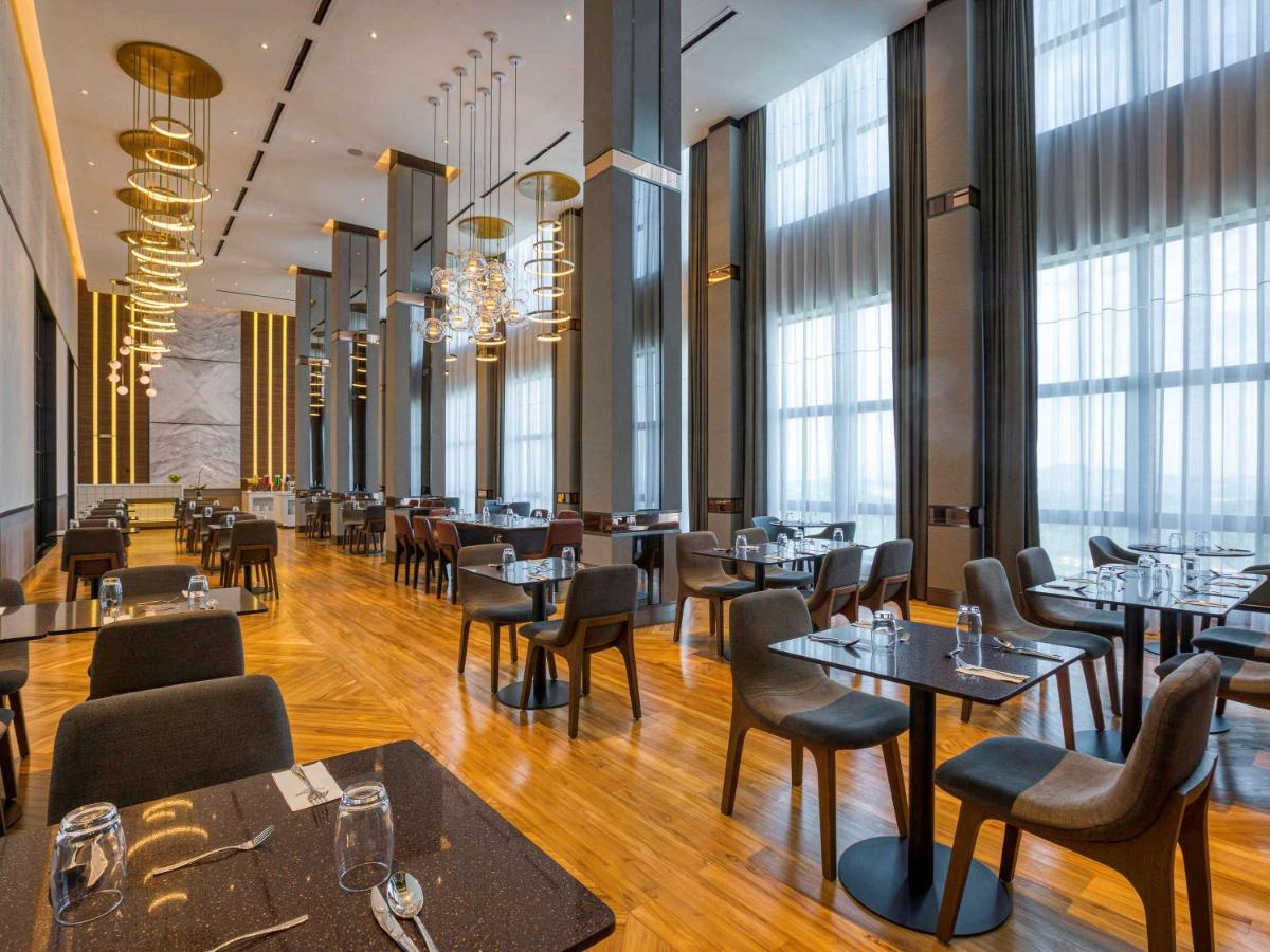 Mercure Living Putrajaya Ngoại thất bức ảnh The restaurant