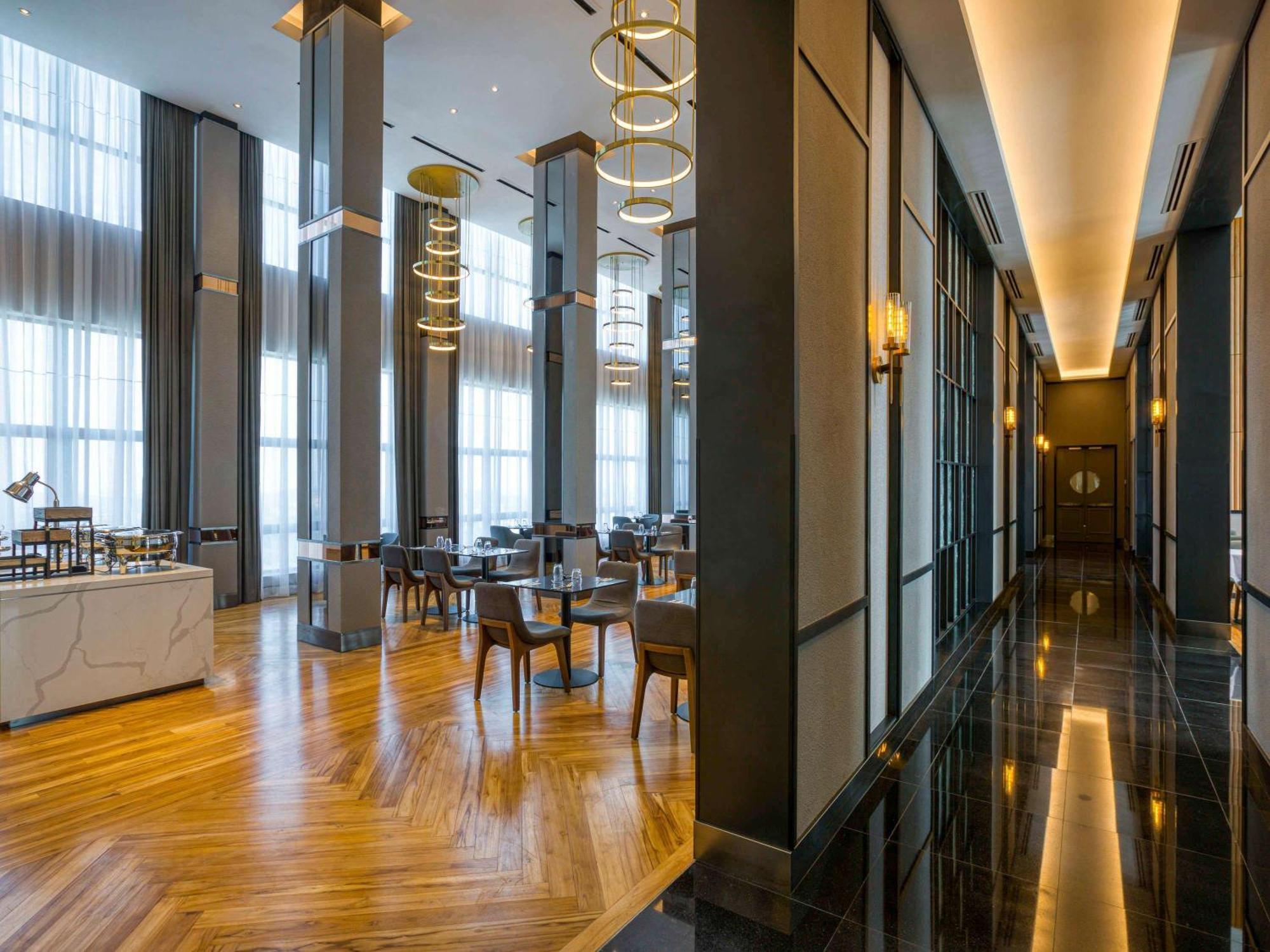 Mercure Living Putrajaya Ngoại thất bức ảnh The Lounge at KLIA