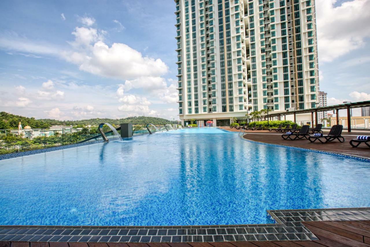 Mercure Living Putrajaya Ngoại thất bức ảnh Infinity Pool