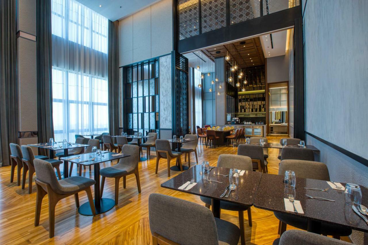 Mercure Living Putrajaya Ngoại thất bức ảnh The restaurant