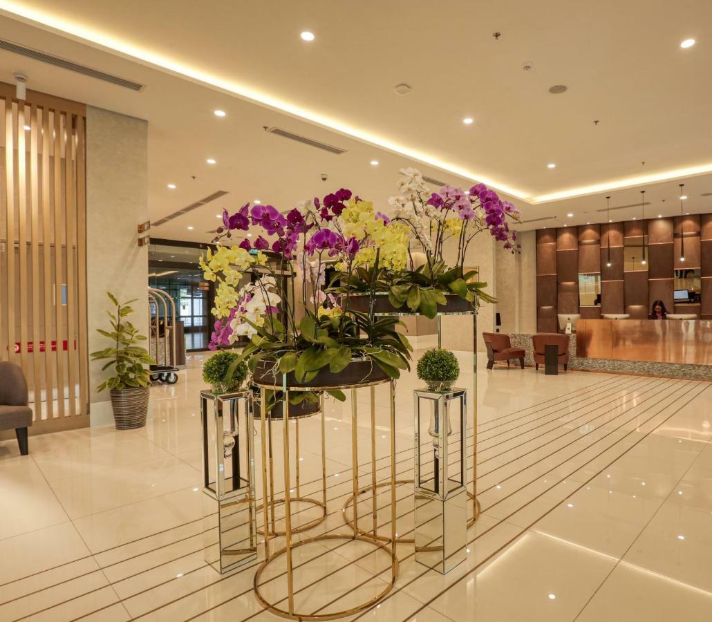 Mercure Living Putrajaya Ngoại thất bức ảnh The lobby of the hotel